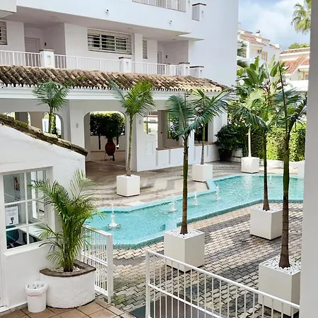 Apartment En Puerto Banus Jardines Tropicales1 Marbella
