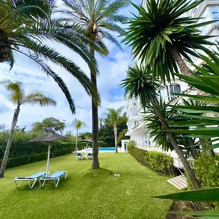En Puerto Banus Jardines Tropicales1 Marbella