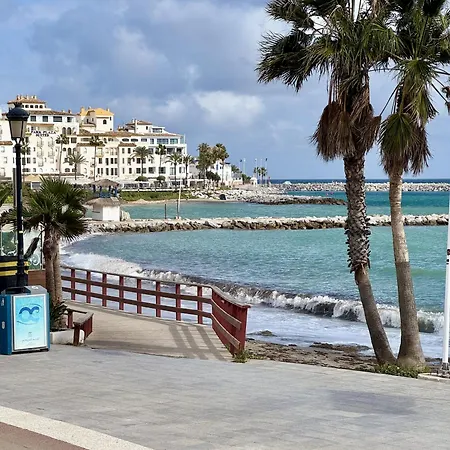 En Puerto Banus Jardines Tropicales1 Marbella